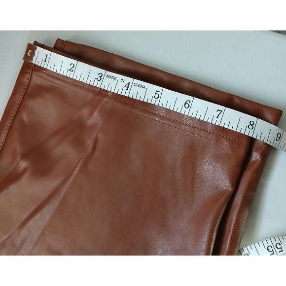 Abercrombie & Fitch Faux Leather High Waist Cropped Straight Pants Womens LG - Picture 9 of 10